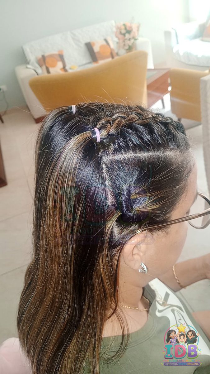 Media coleta con trenza lateral